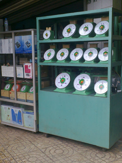 Các cách gian lận cân điện tử ngày nay