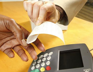 5 kiểu gian lận trong quầy thu ngân và cách phòng ngừa cực hiệu quả