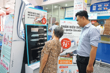 Tích tem đổi quà - hút khách nườm nượp