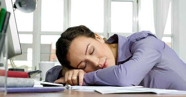 Tưởng chỉ cần sát trùng tay sau khi bấm thang máy nhưng đây mới là những ổ vi khuẩn nguy hiểm mà dân công sở thường bỏ qua